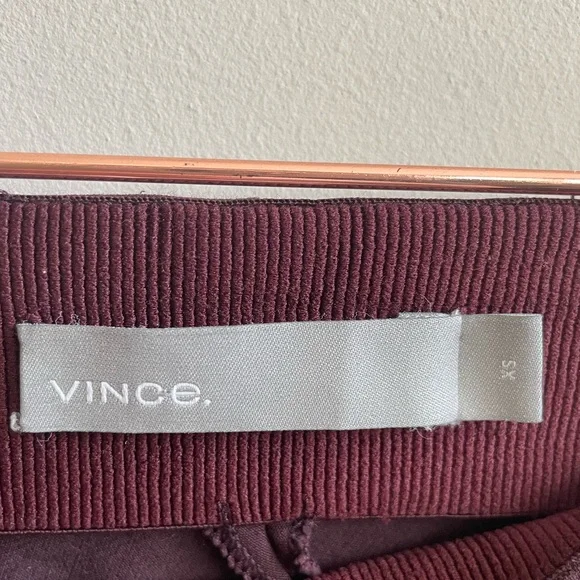 Vince Fitted Cropped Maroon Plum Pintuck Dress Pants Elastic Waist Side Zipper - Picture 4 of 9